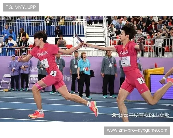 赛场默契：车手与队友完美配合的瞬间